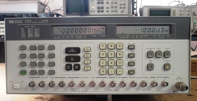 Agilent HP8782B Vectorial signal Generator